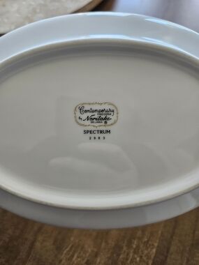 Noritake China "Spectrum" Oval Vegetable Dish - White with Gold Trim